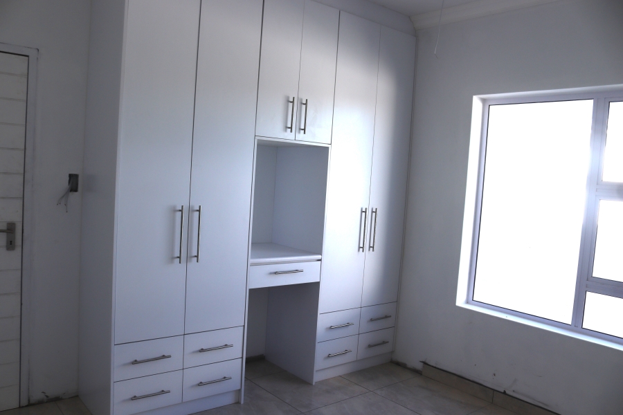 3 Bedroom Property for Sale in Golden Mile Western Cape